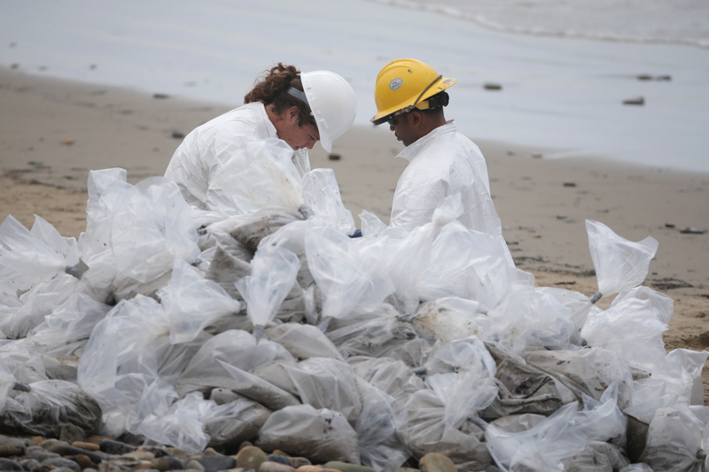 Illustration for article titled Santa Barbara Still Reeling From the Worst Oil Spill in Decades